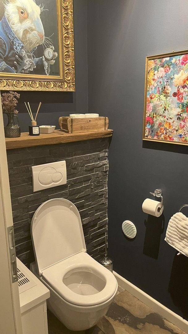 EG: WC