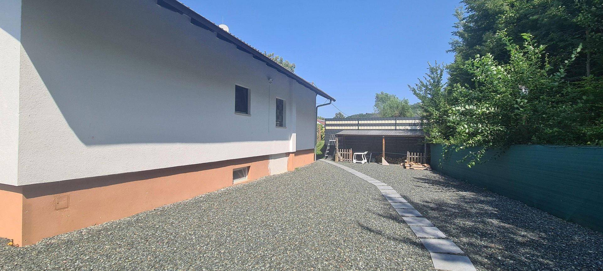 Rückseite des Hauses z. Hang