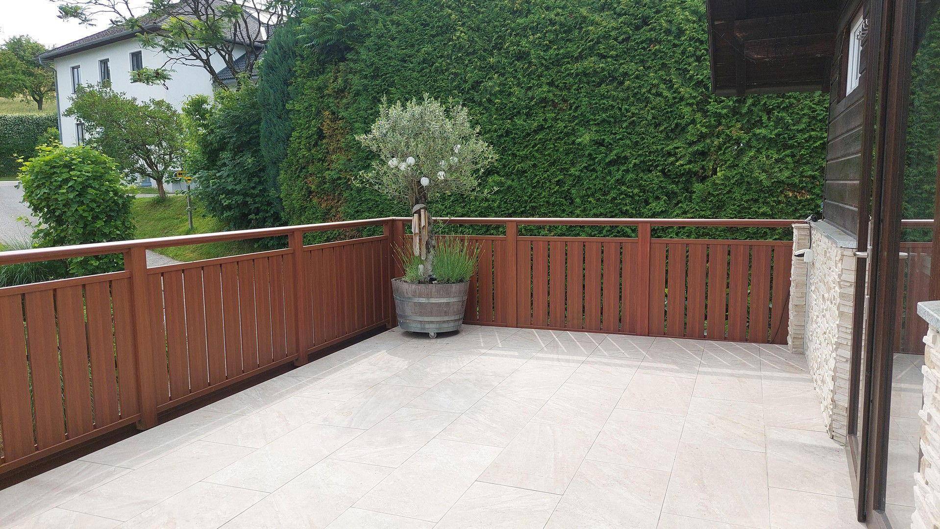 große Terrasse (24 m²)