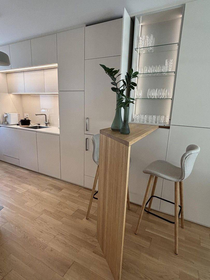 Bar und Designerküche