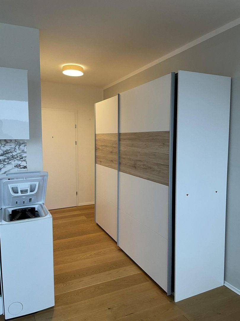 Eingangsbereich mit Kasten