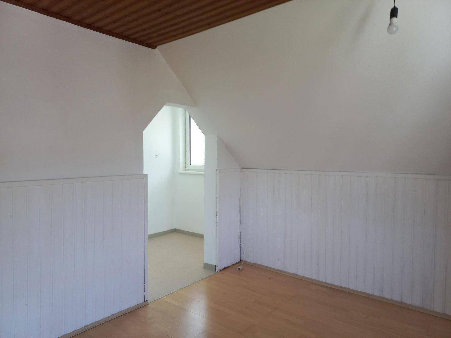 Esszimmer mit Blick in Küche