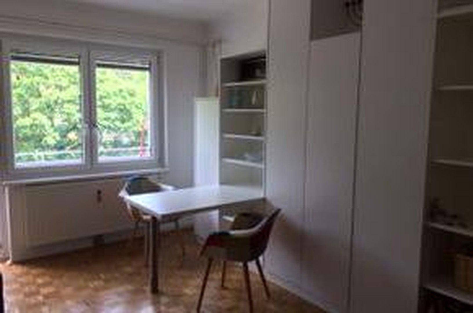 Wohn-/Schlafraum m.Balkon