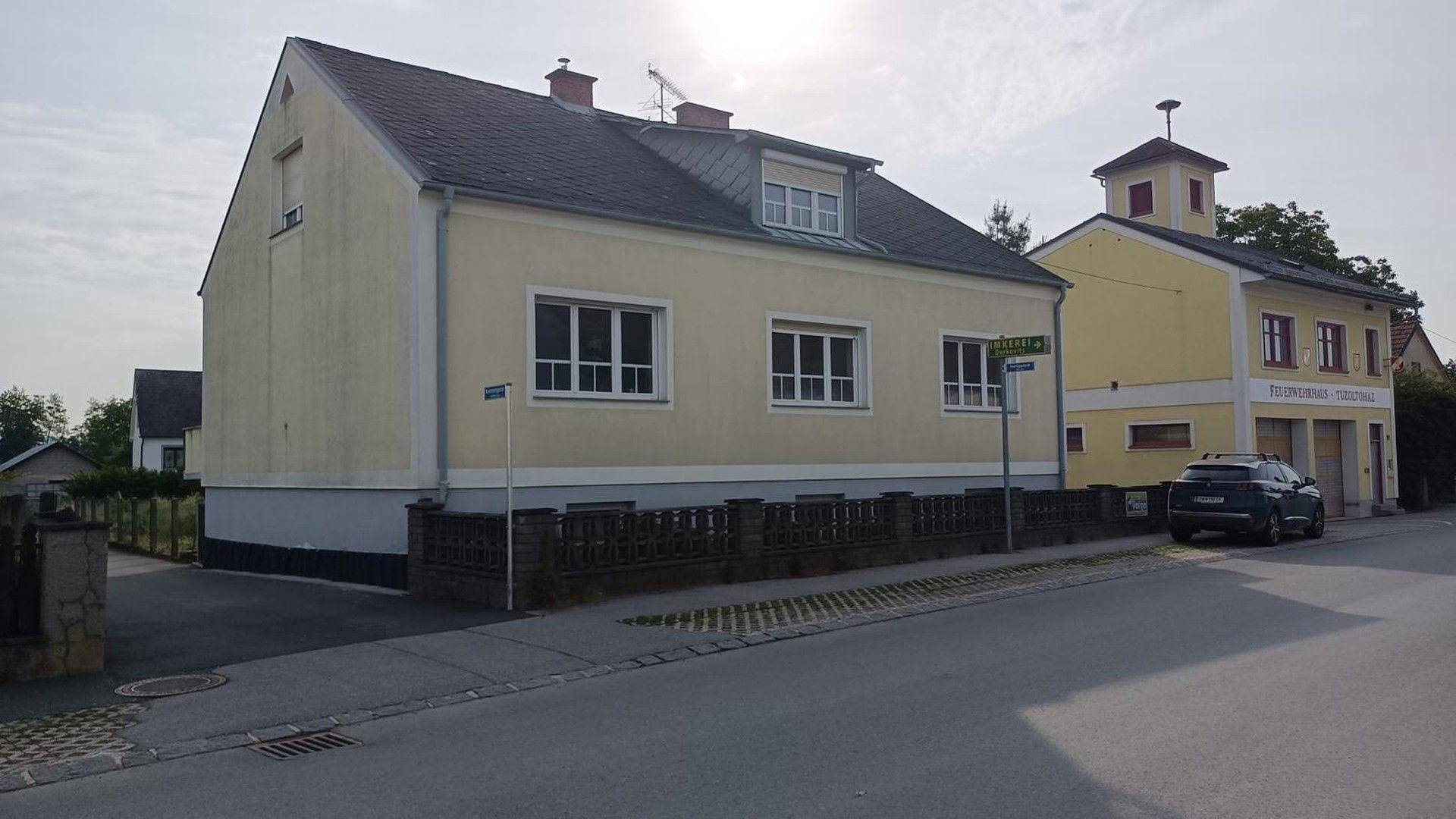 Straßenansicht