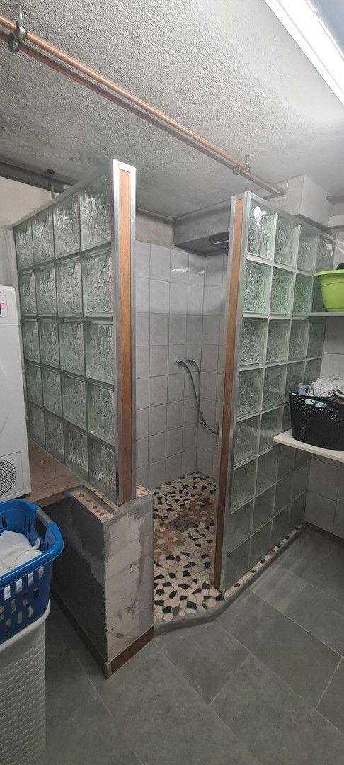 Dusche im Keller