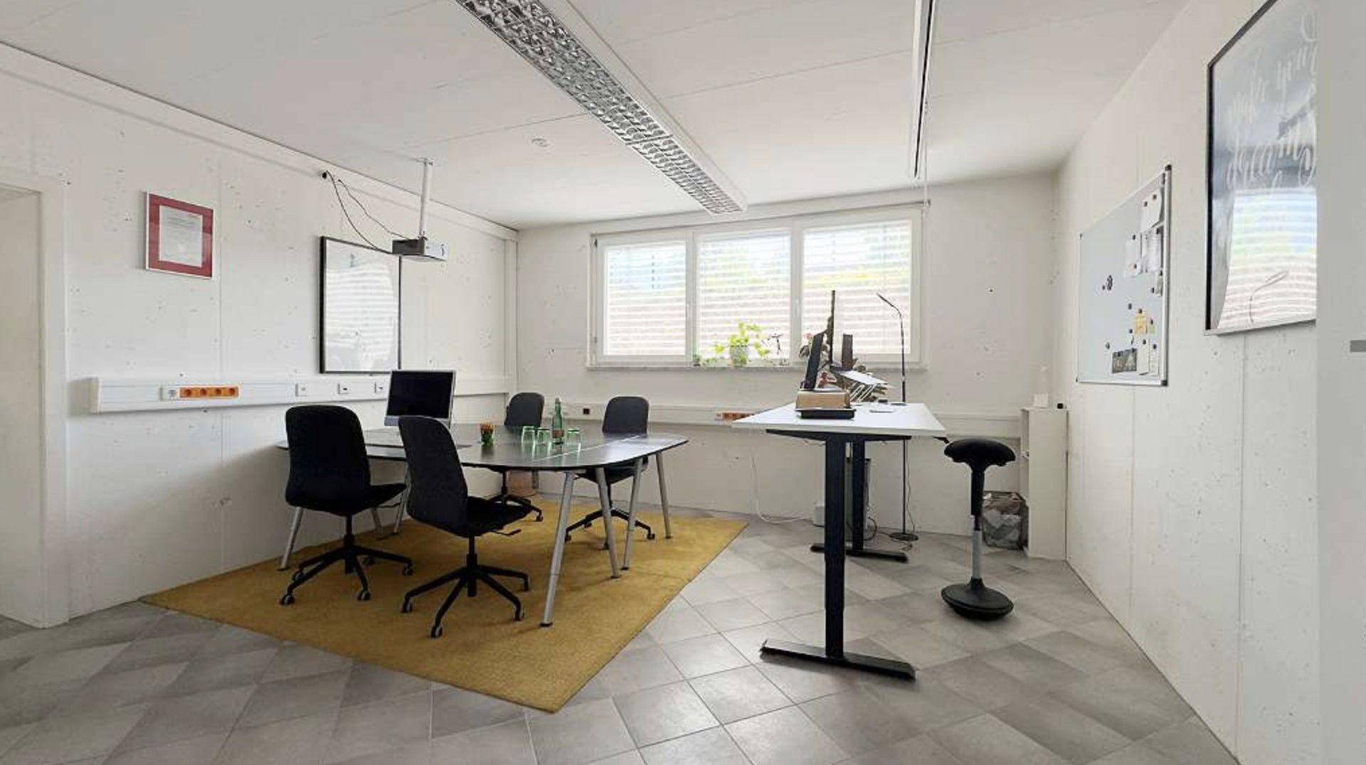 Büro UG