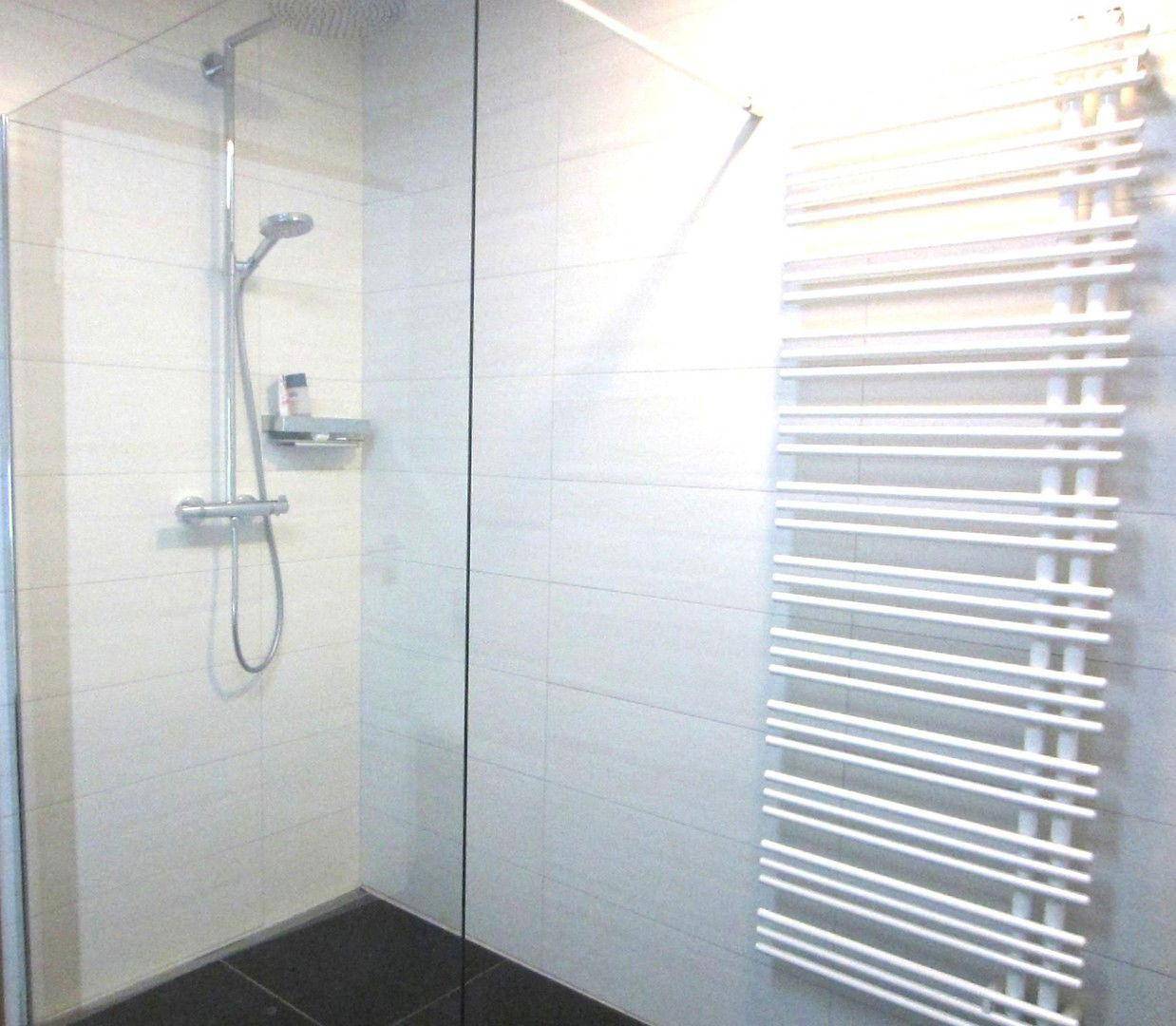 Dusche Bad EG