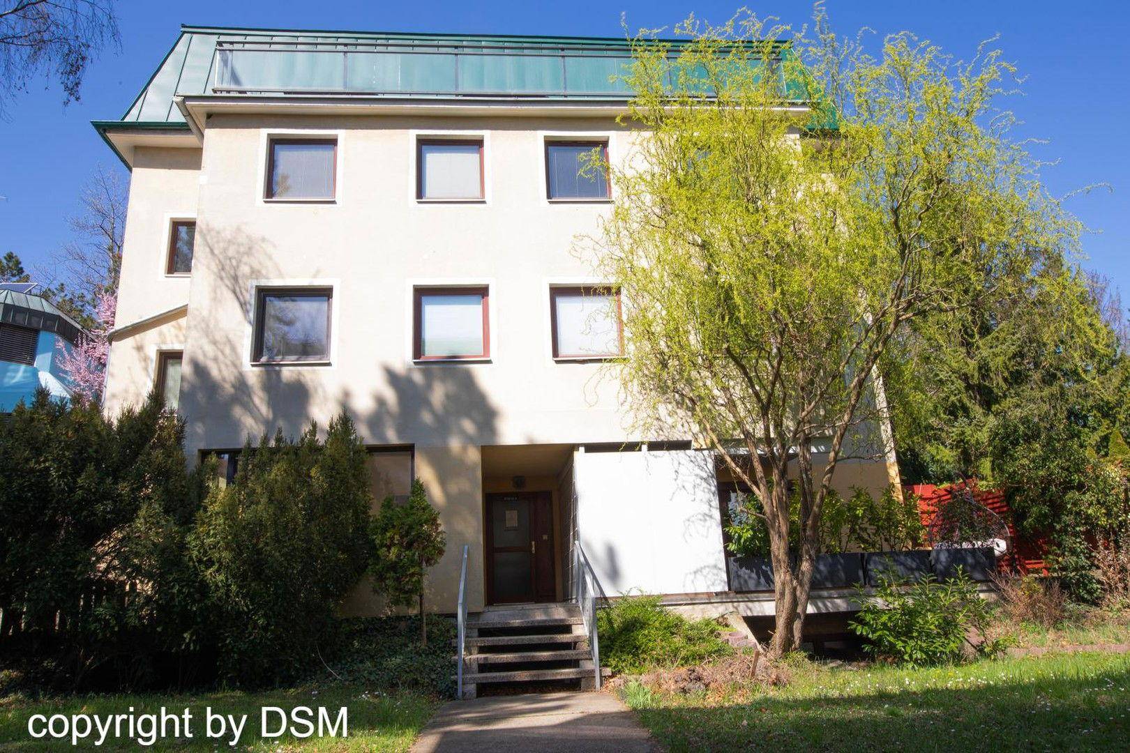 Haus, Terrasse rechtsseitig