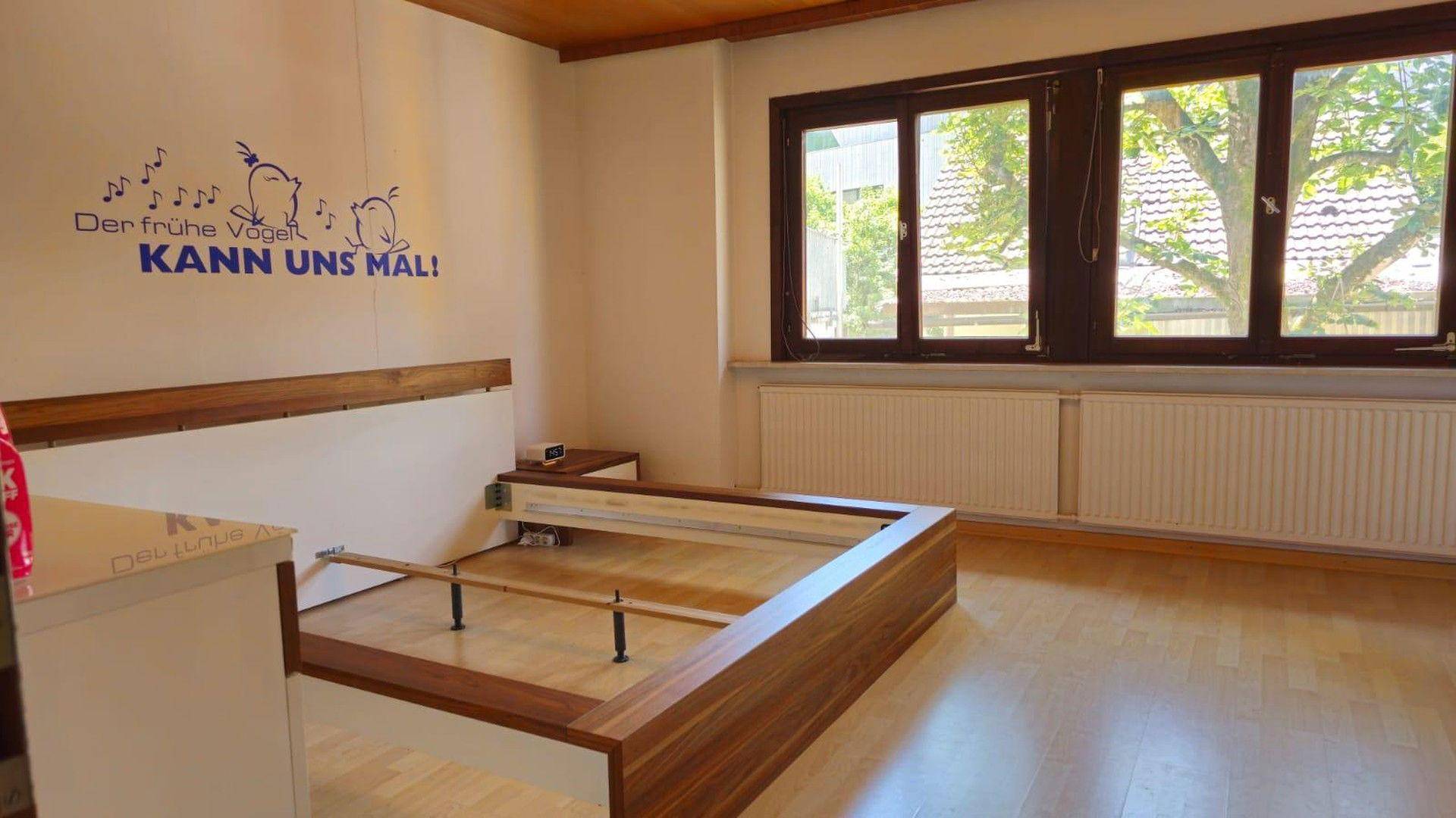 Schlafzimmer ruhiger Hinterhof