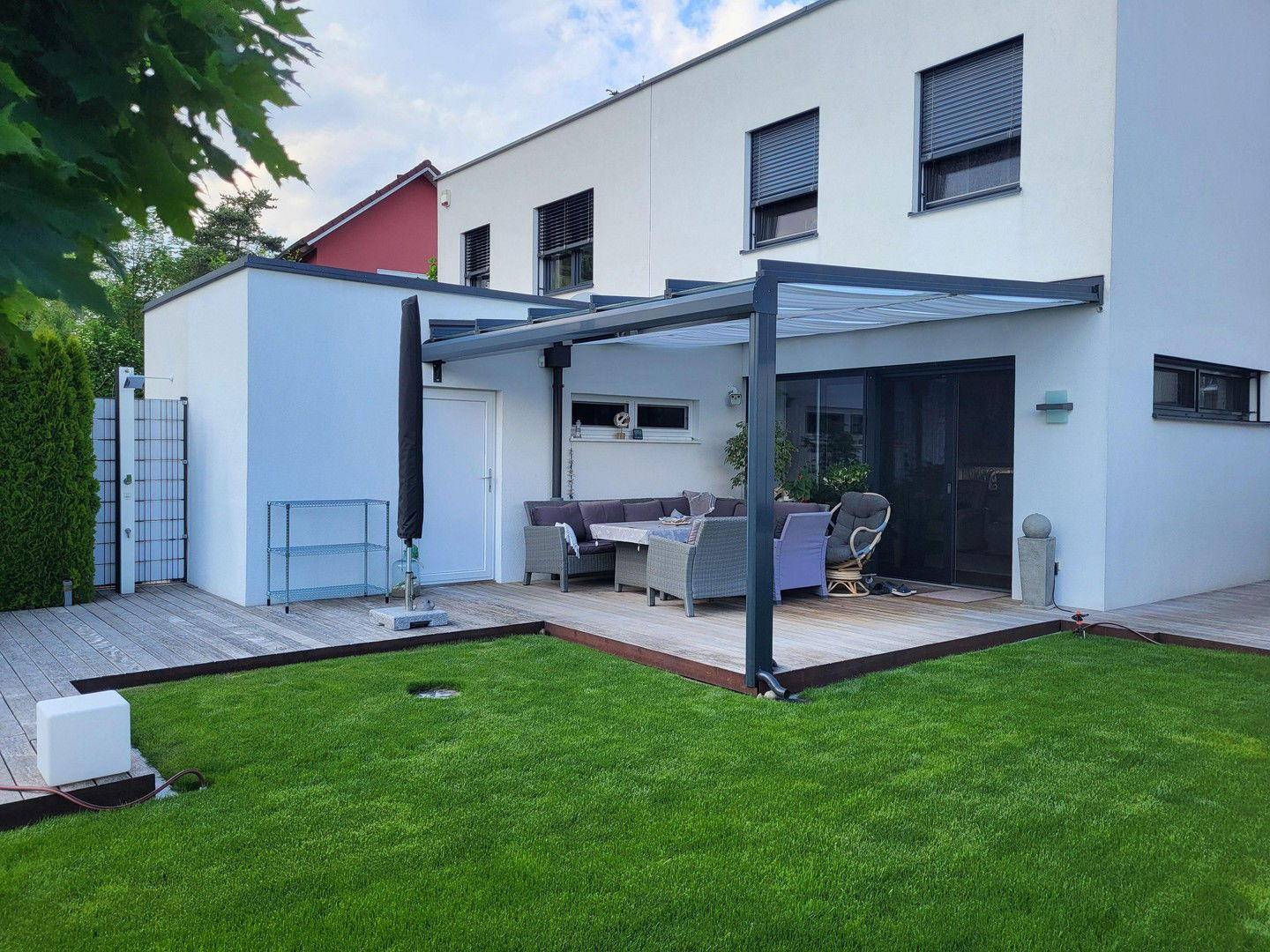 Terrasse und Gartenraum