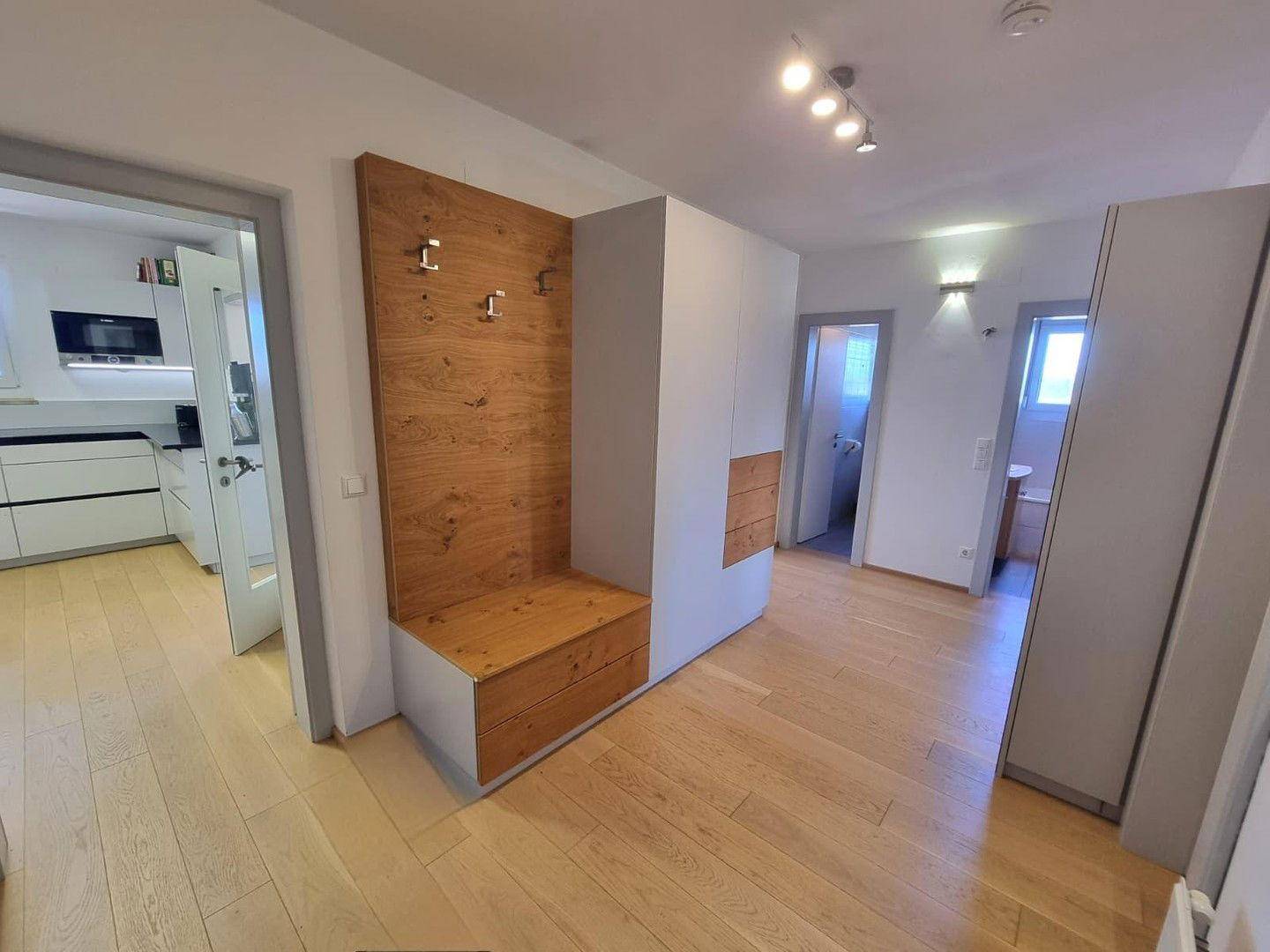 2. Stock - Vorzimmer/Garderobe