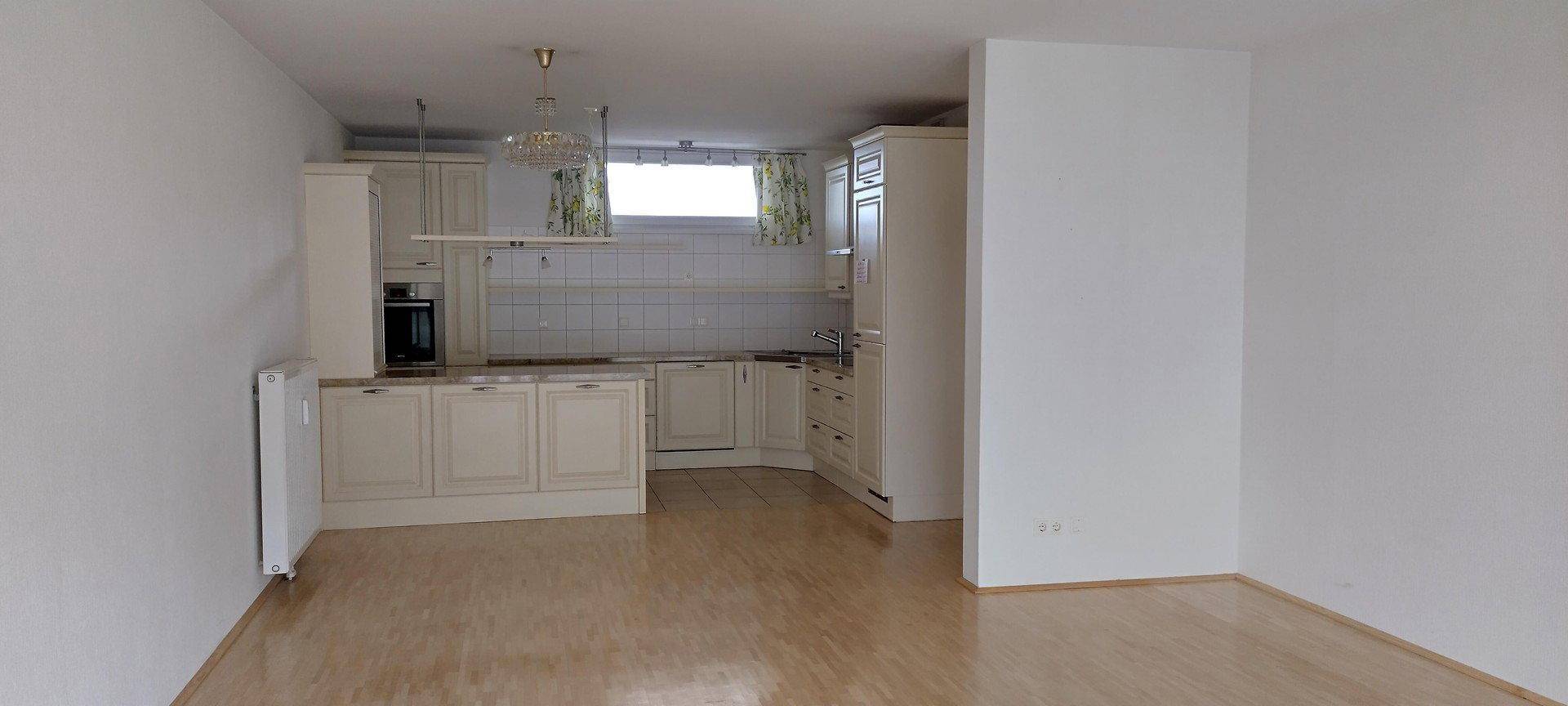 Traumhafte 2 1/2 Zimmer Wohnung in idealer Lage mit TG- und Außen-Stellplatz - Ansicht 4