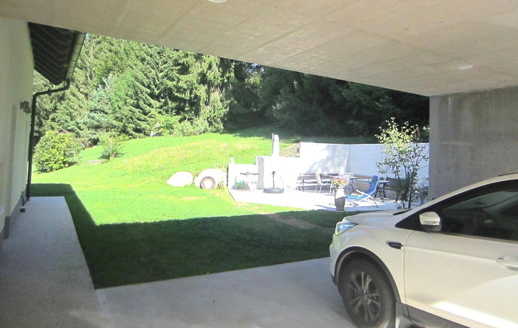 Durchfahrt/Carport