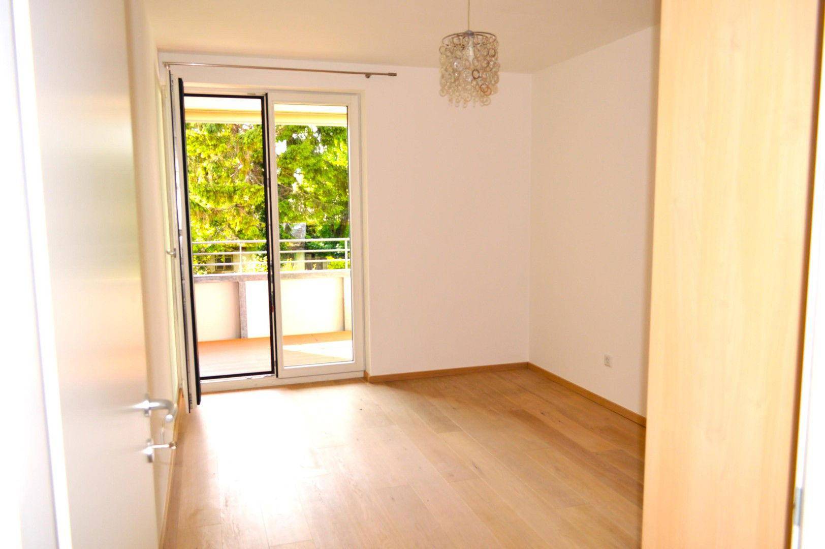 Schlafzimmer m. Ausgang Loggia