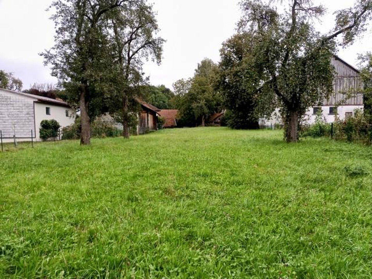 großes Grundstück