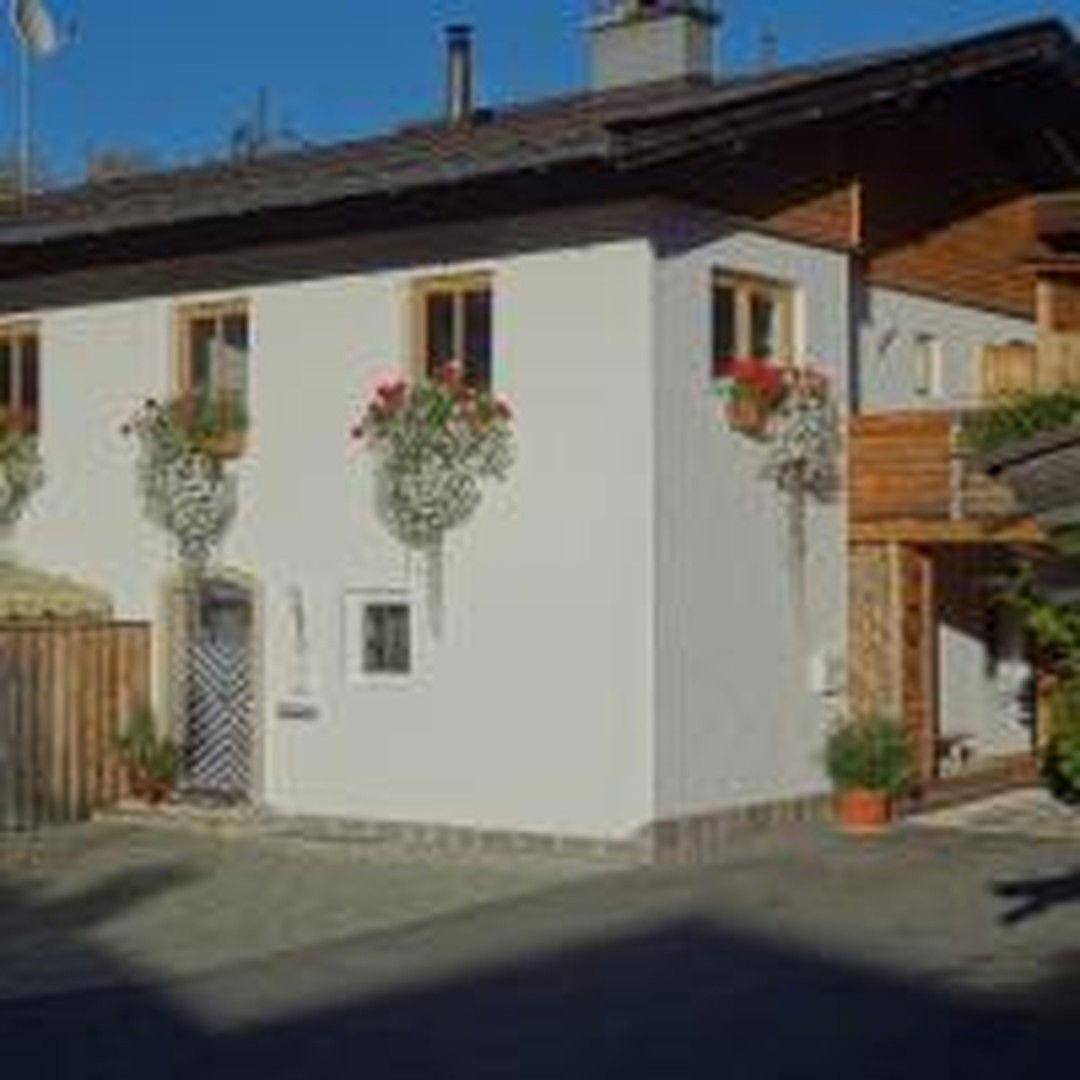 Haus/Parkplatz