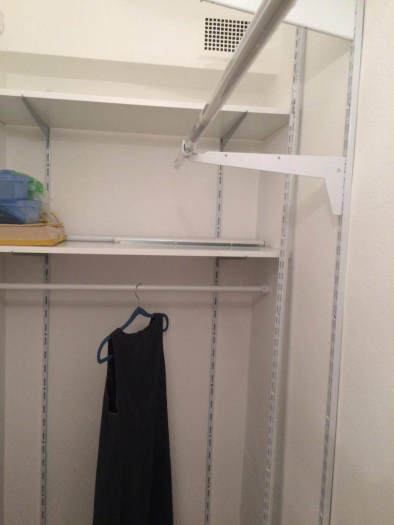 Abstellraum mit Schrank