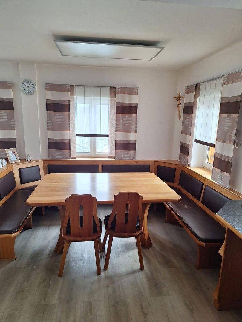Esszimmer aus Holz massiv