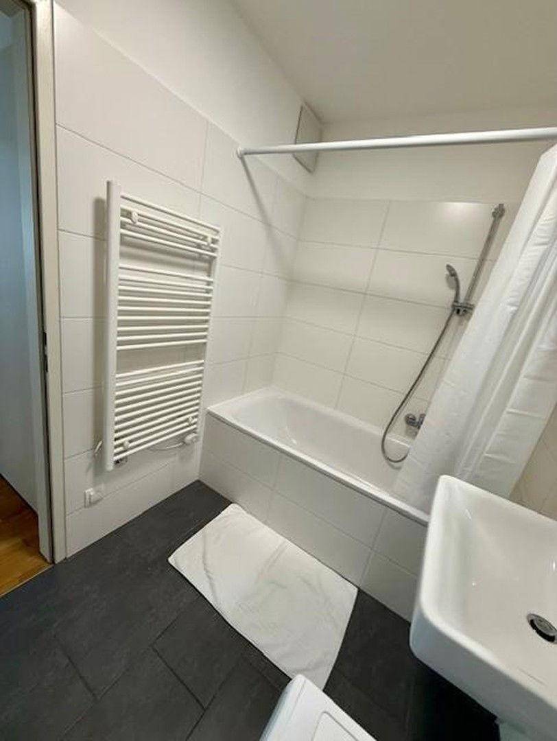 Badewanne und Handtuchtrockner