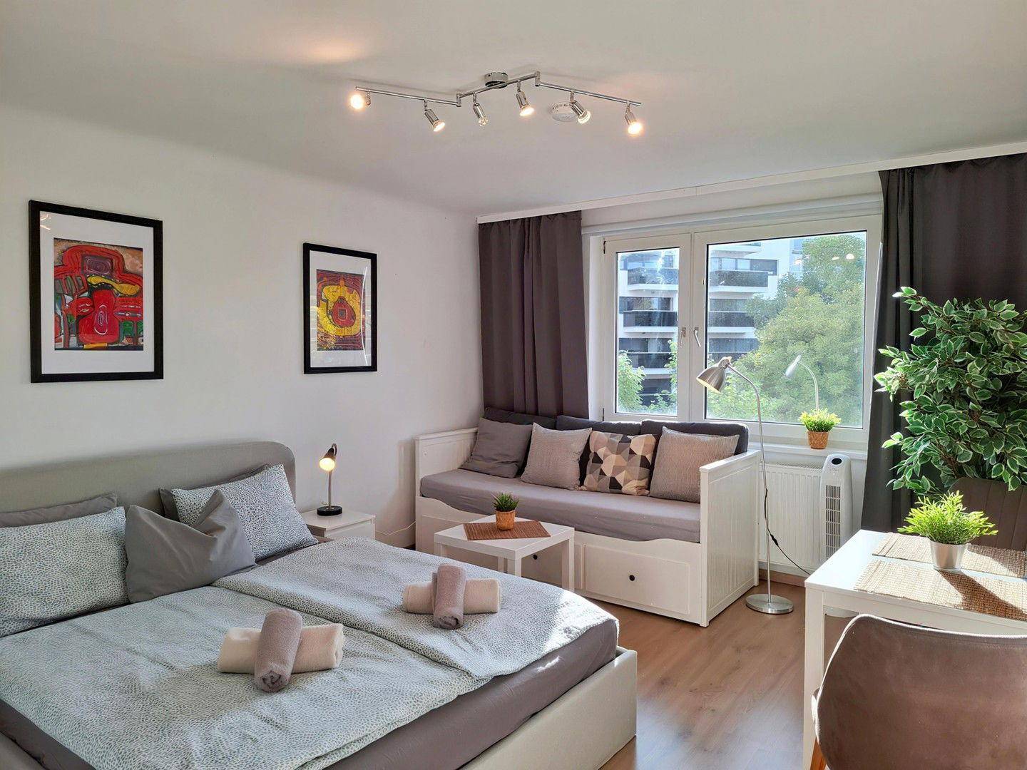 Schlafzimmer 1