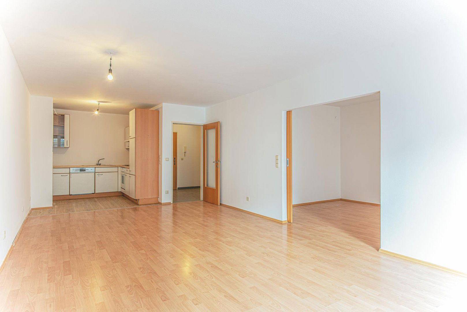 Wohnzimmer mit Küche