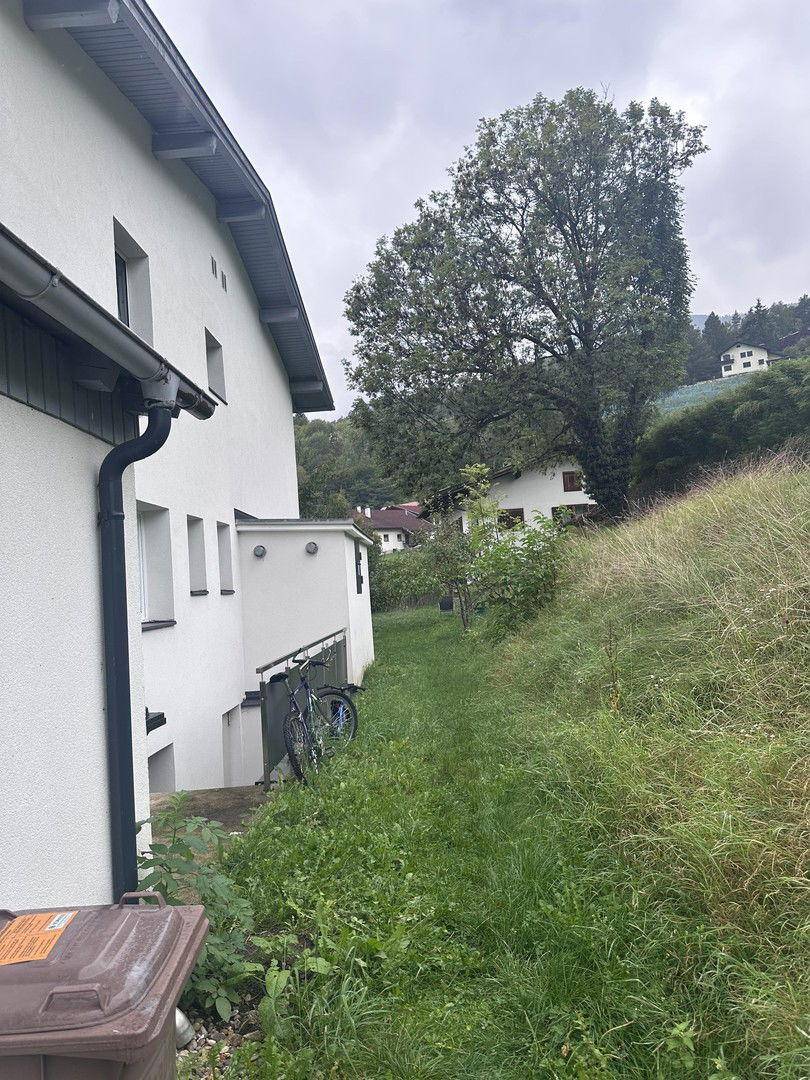 Hinten