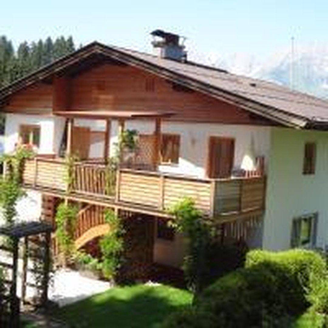 Blick auf Terrasse und Garten