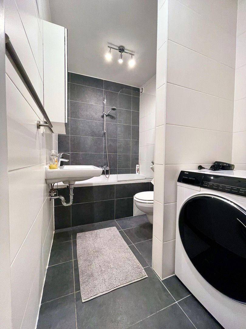Bad 1 mit Badewanne