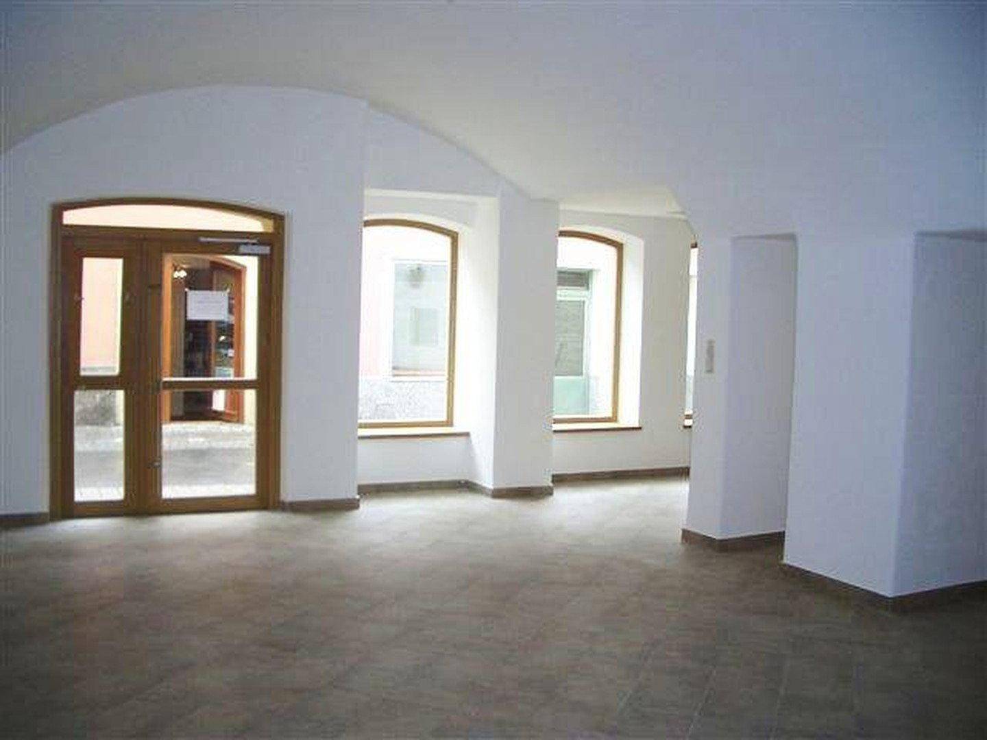 Geschäftslokal 01