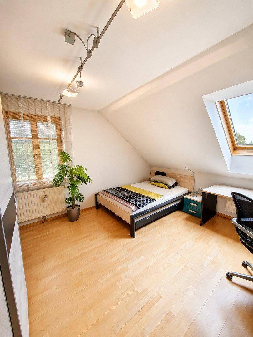 Wohnen wie im privaten Resort - Exklusives Landhaus mit 150 m² Naturschwimmteich und Gartenoase - Mehr