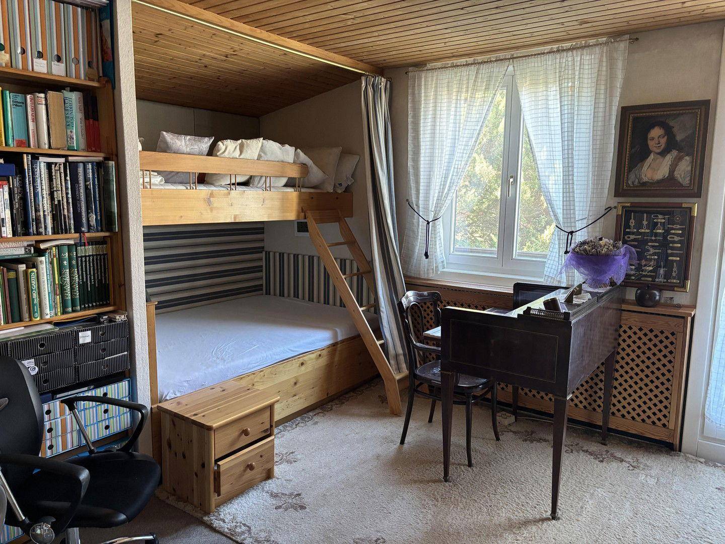 OG Zimmer mit Balkon