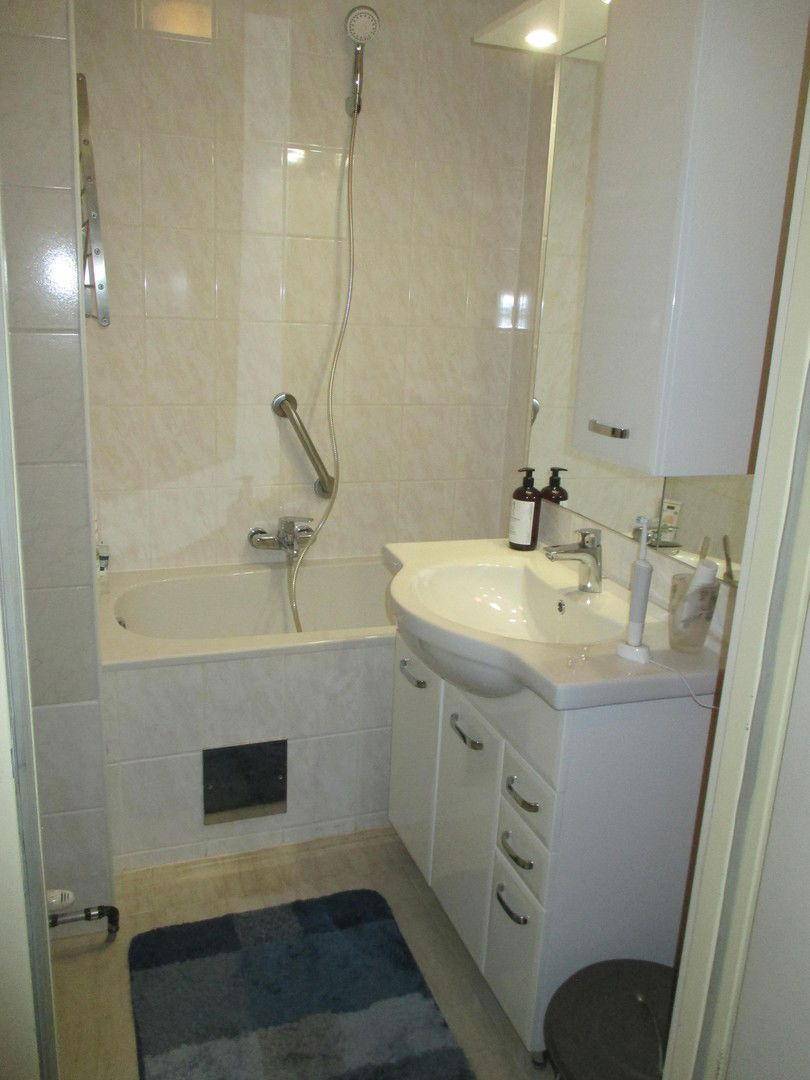 Badezimmer mit Wanne