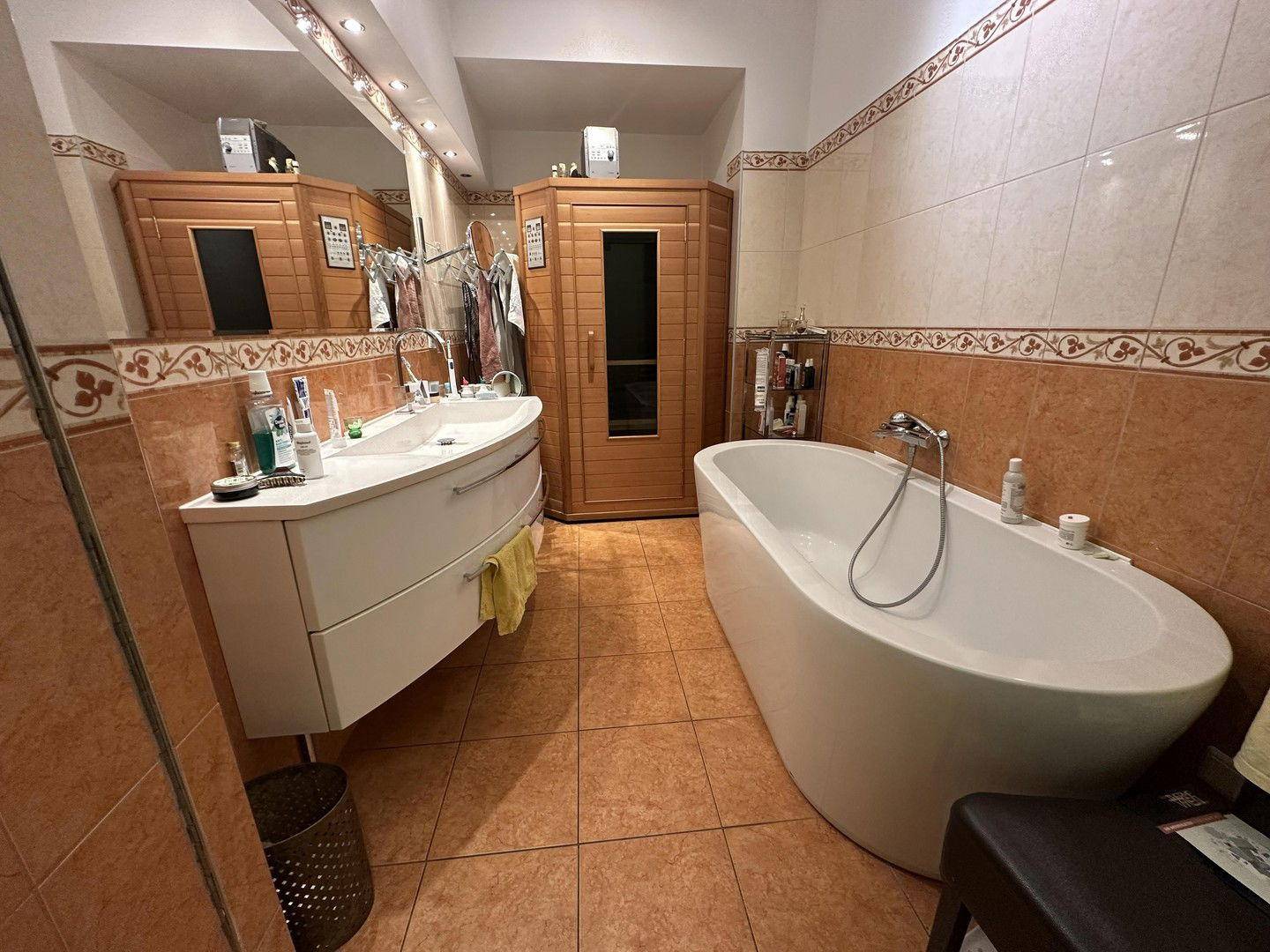 unten Familienbad mit Sauna