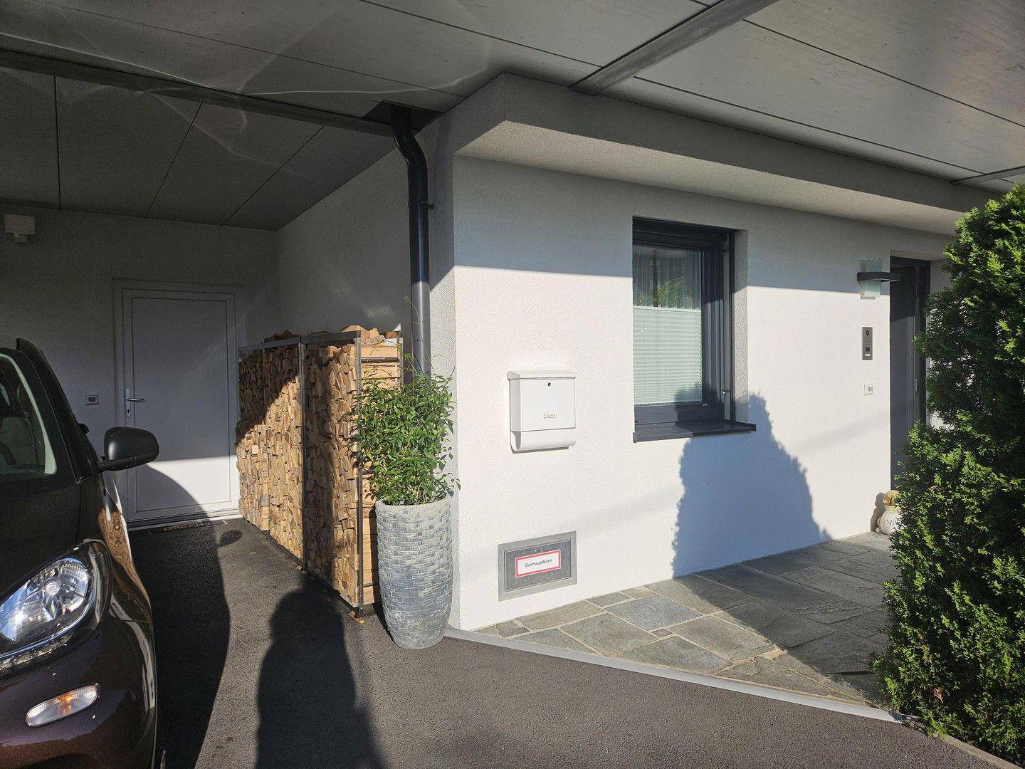 Carport, Holzlager