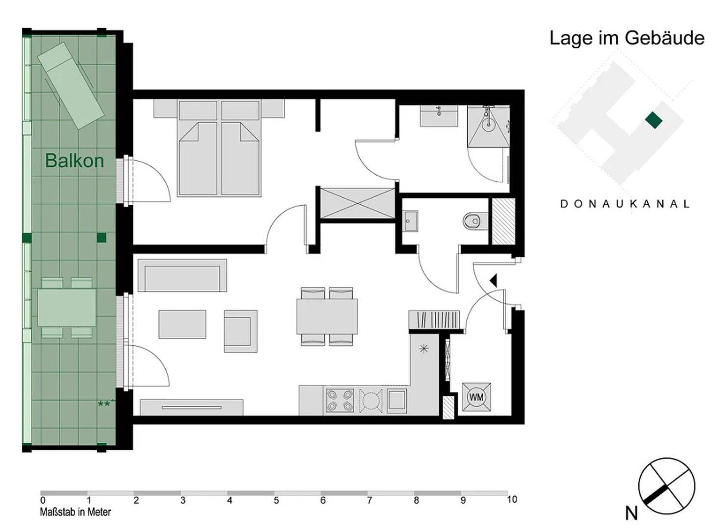 Grundriss einer Zweizimmerwohnung mit offenem Wohnbereich und großem Balkon.