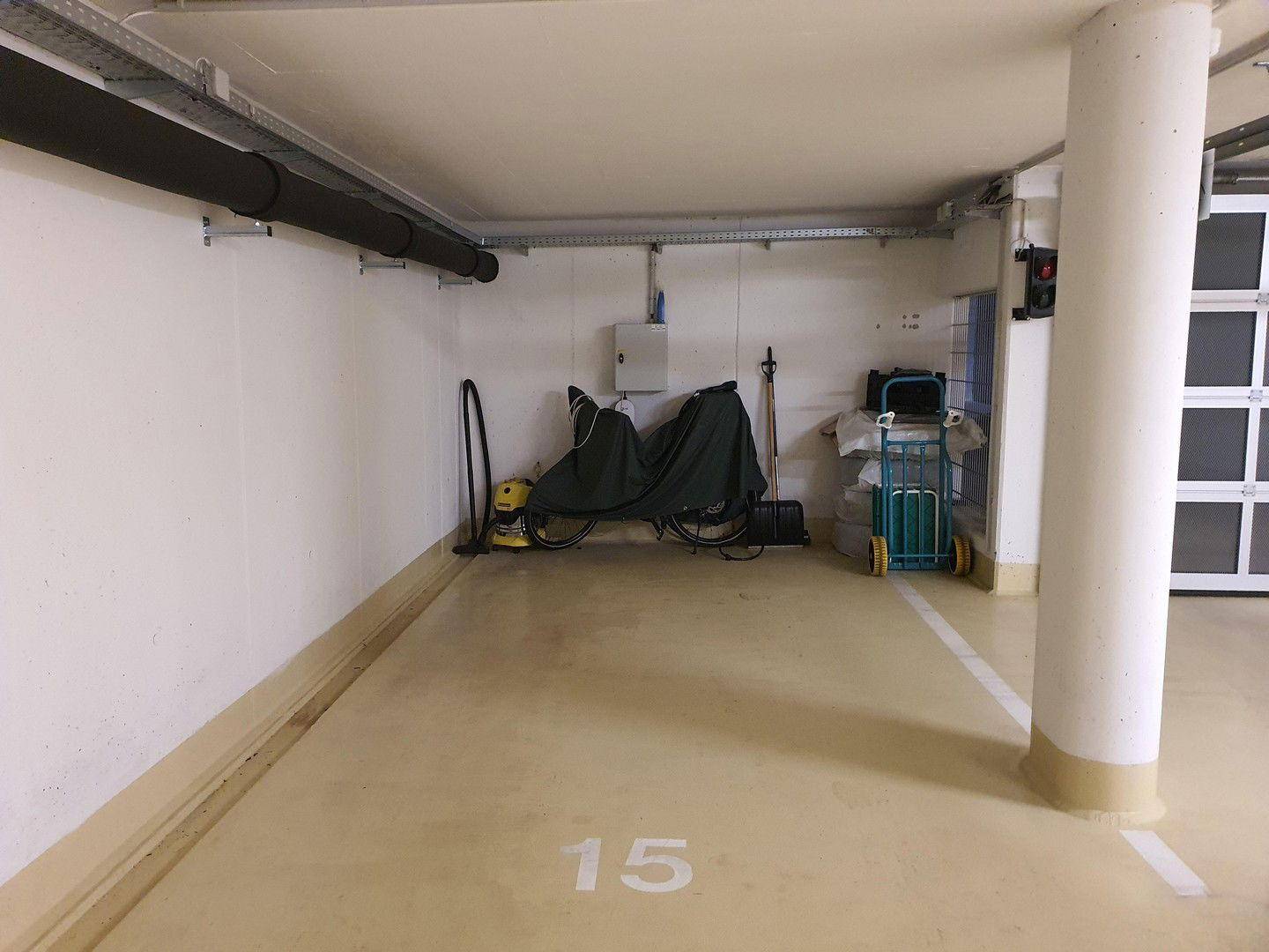 Tiefgaragenstellplatz