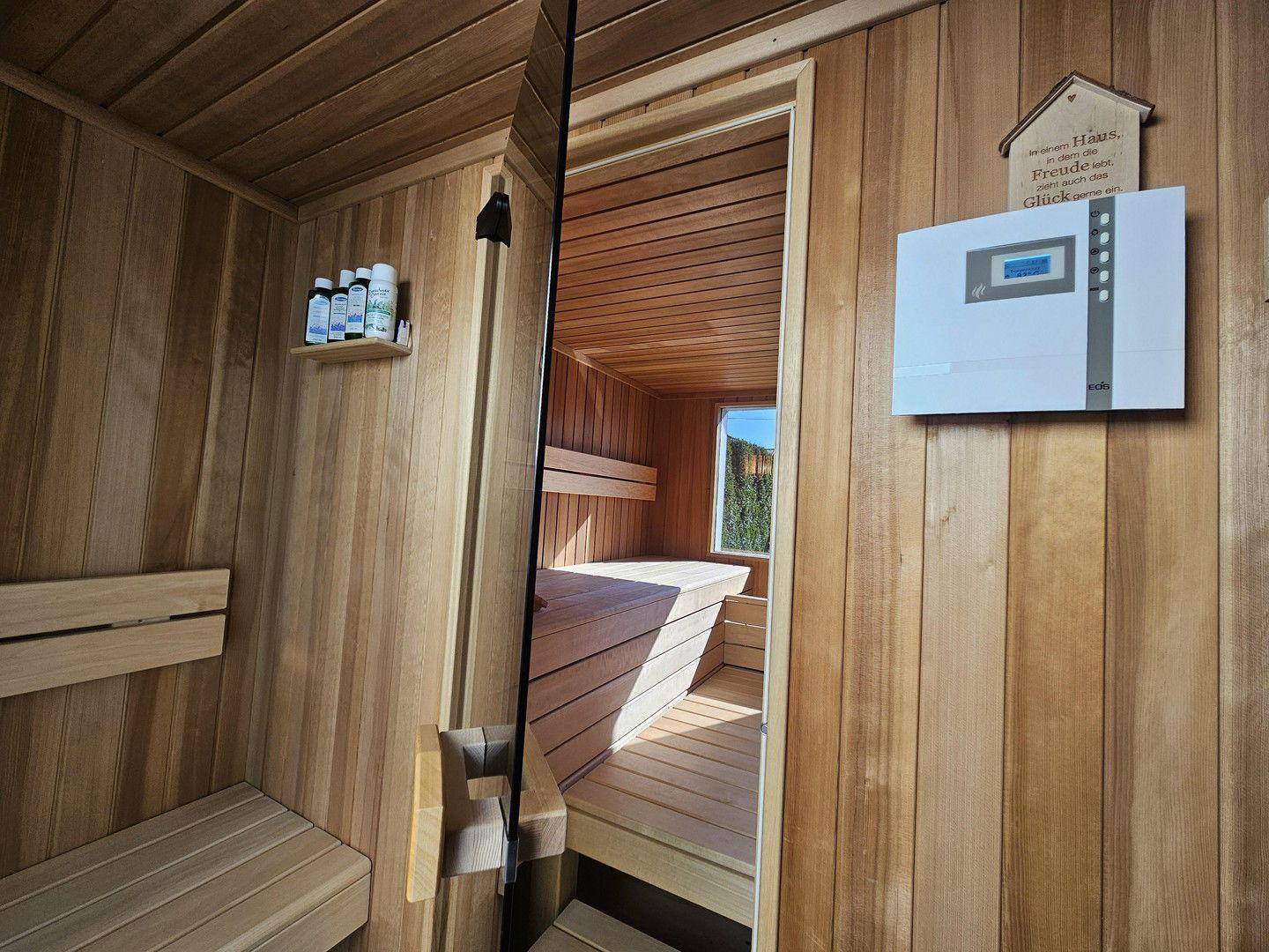 Zugang zur Sauna mit Vorraum