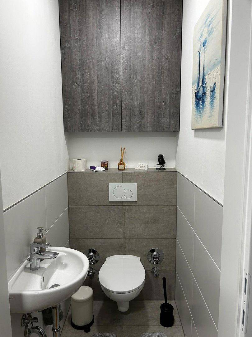 WC mit Handwaschbecken