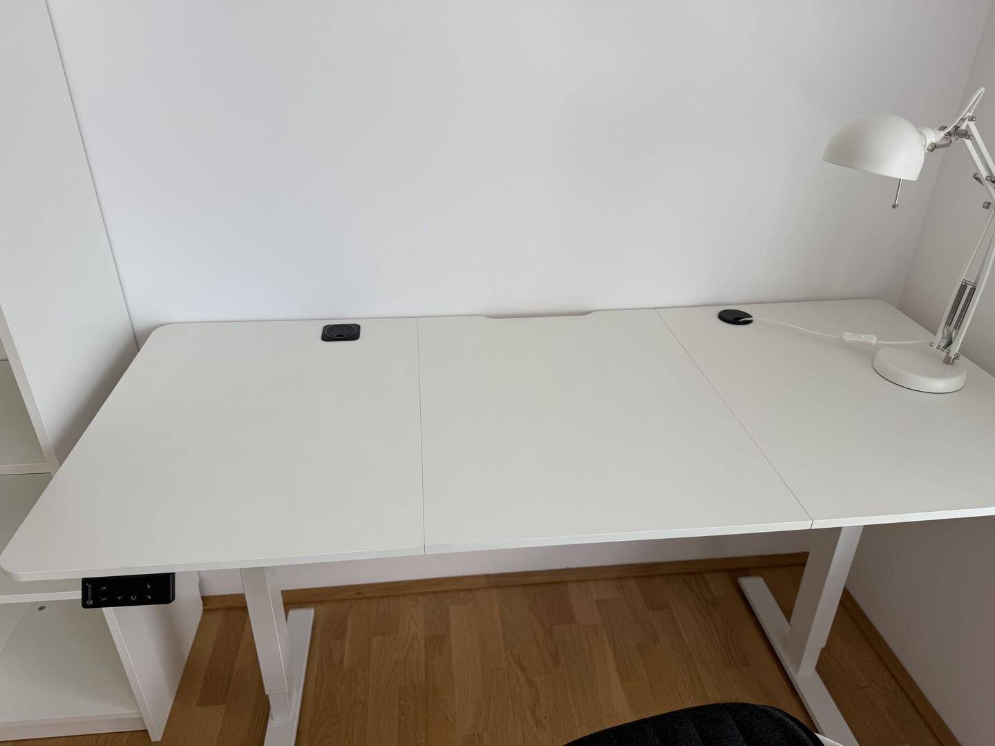 Schreibtisch Handyladeschale