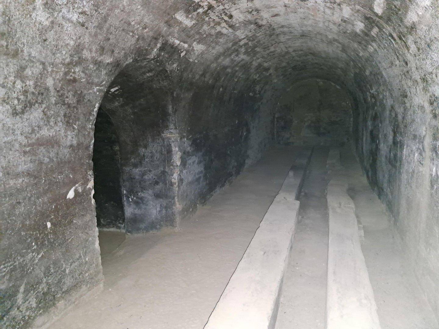 Hauptkellerröhre 2.Teil