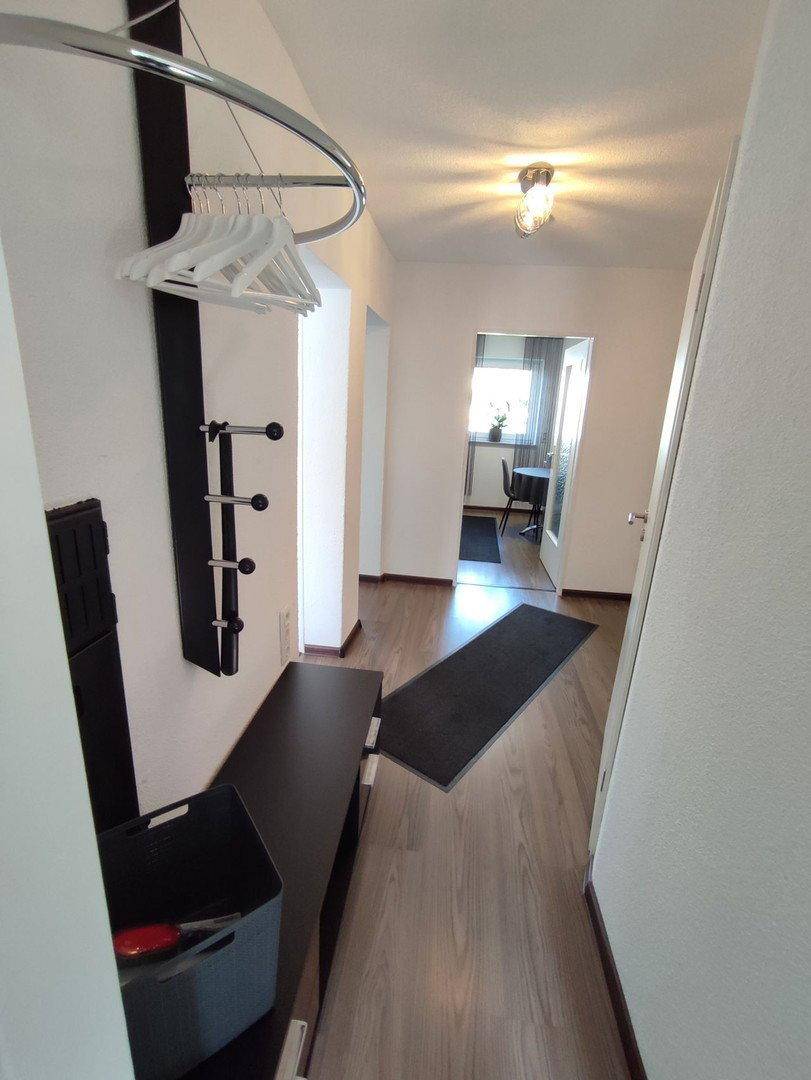 Hochwertig renovierte 2‑Zimmer Wohnung mit Balkon - Ansicht 2