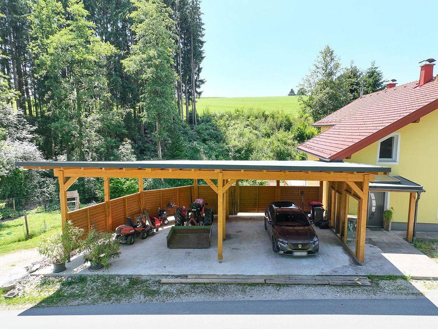 Carport für bis zu 4 Fahrzeuge