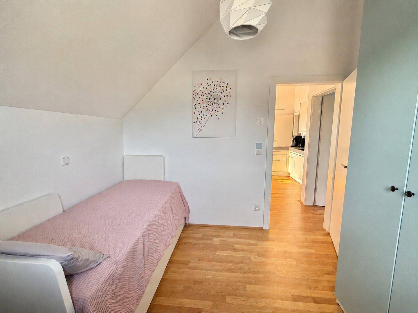 Schlafzimmer 2