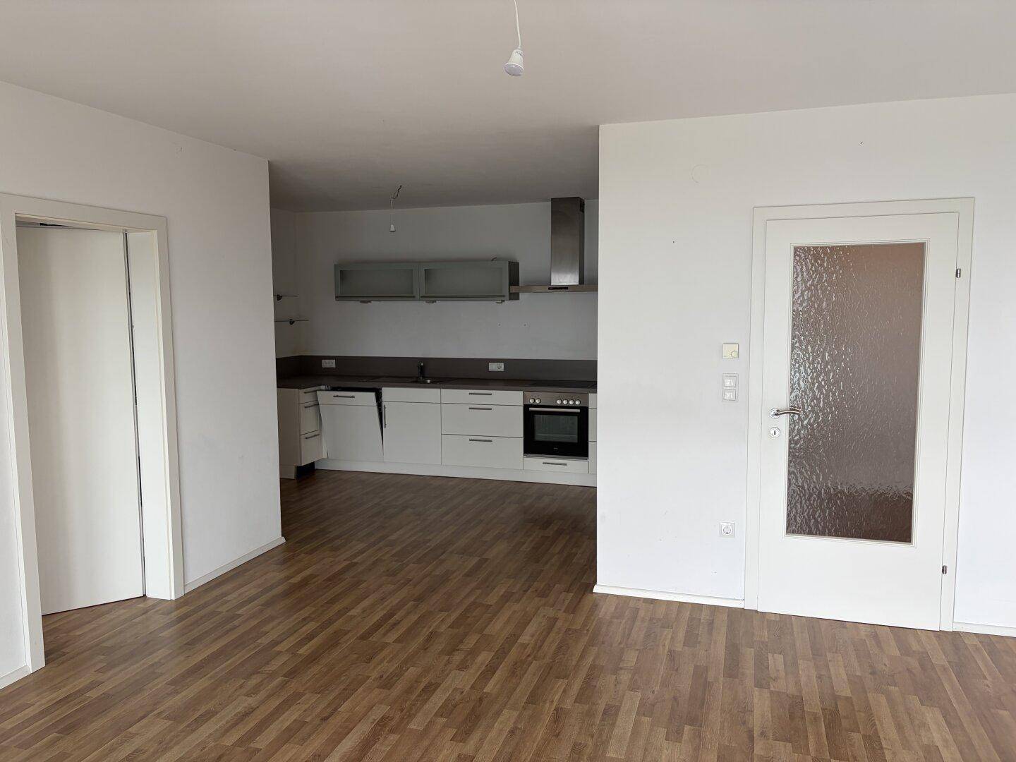Wohnzimmer + Küche