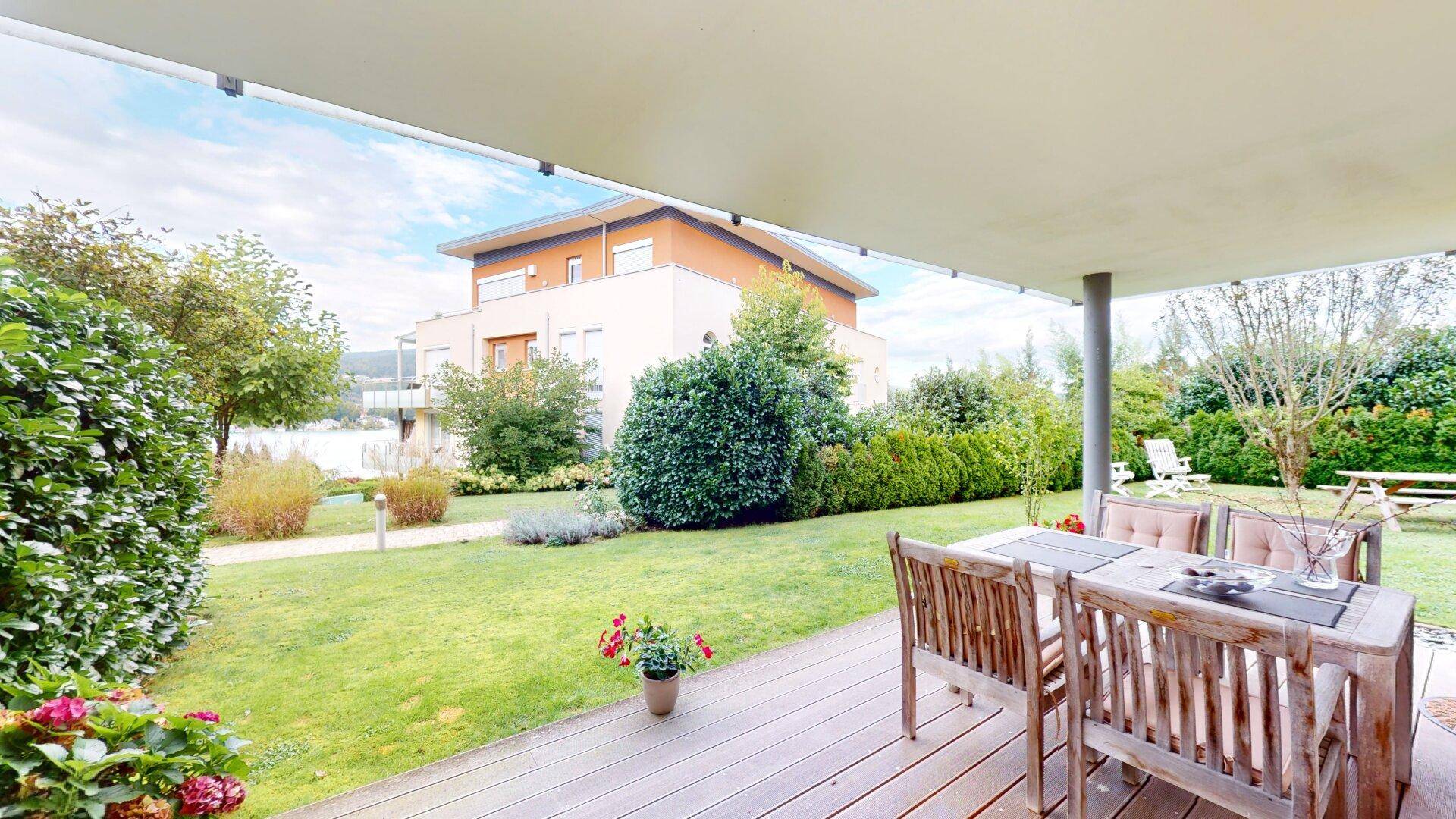 Terrasse mit Blick zum Wörthersee