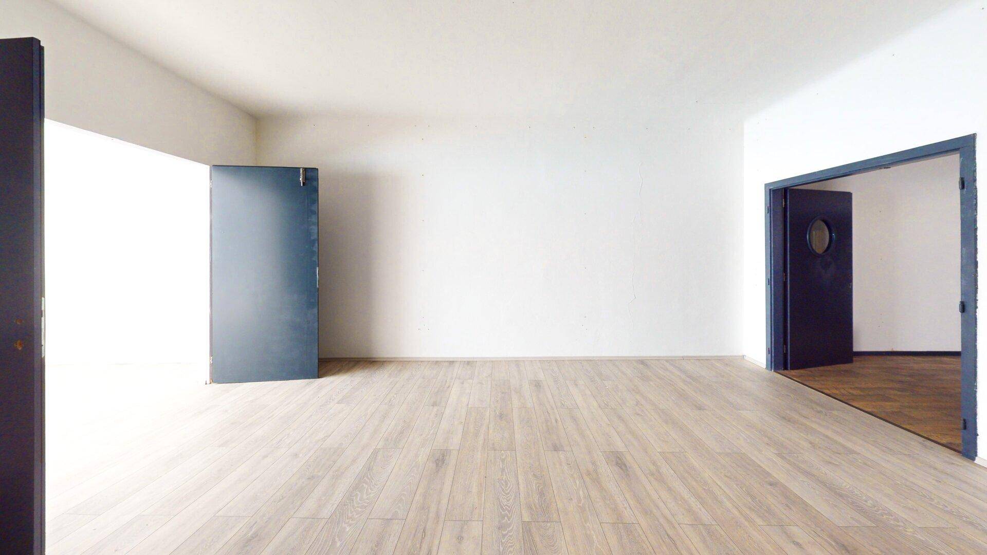 Büro 1 in Gewerbehalle