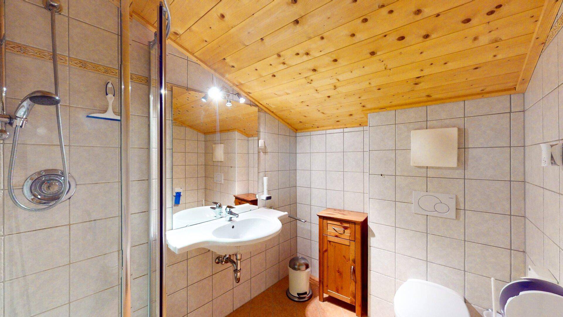 Badezimmer Zimmer 5 OG