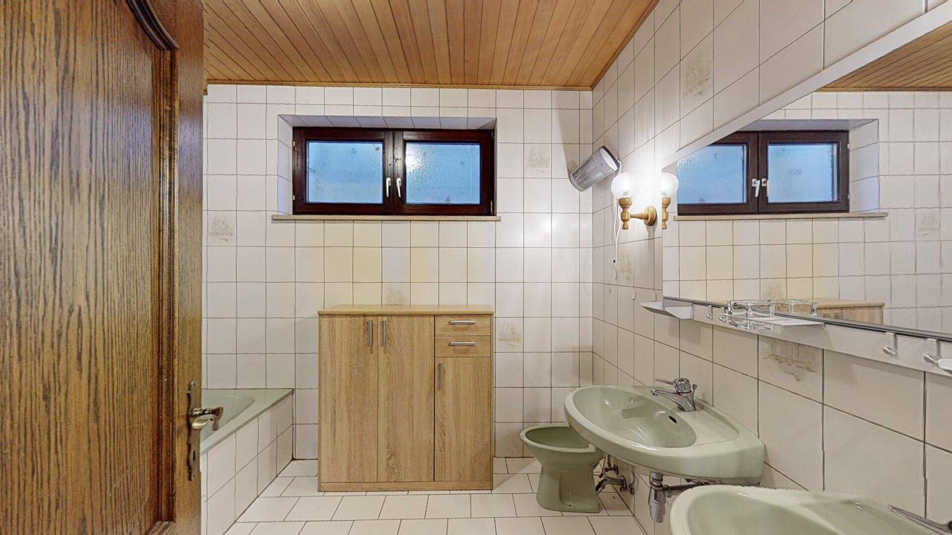 Badezimmer Wohnung KG