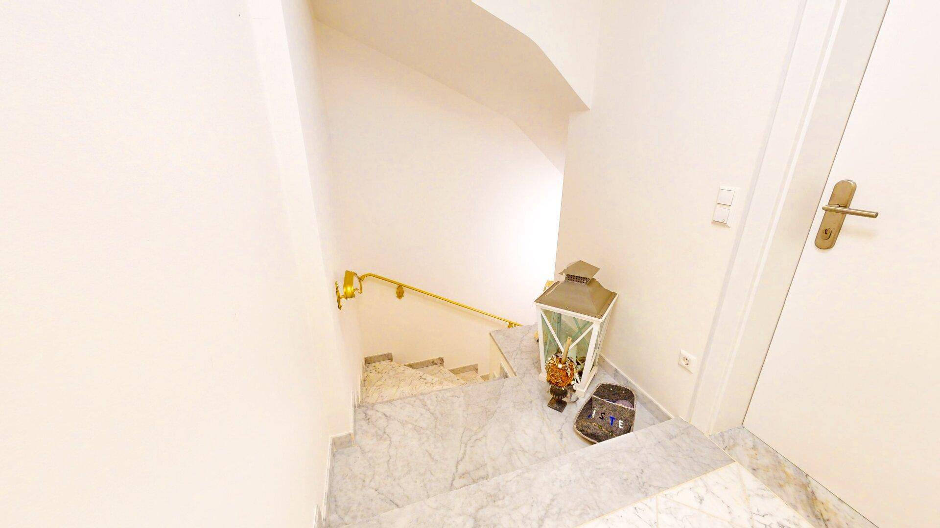 Treppenaufgang zur Wohnung