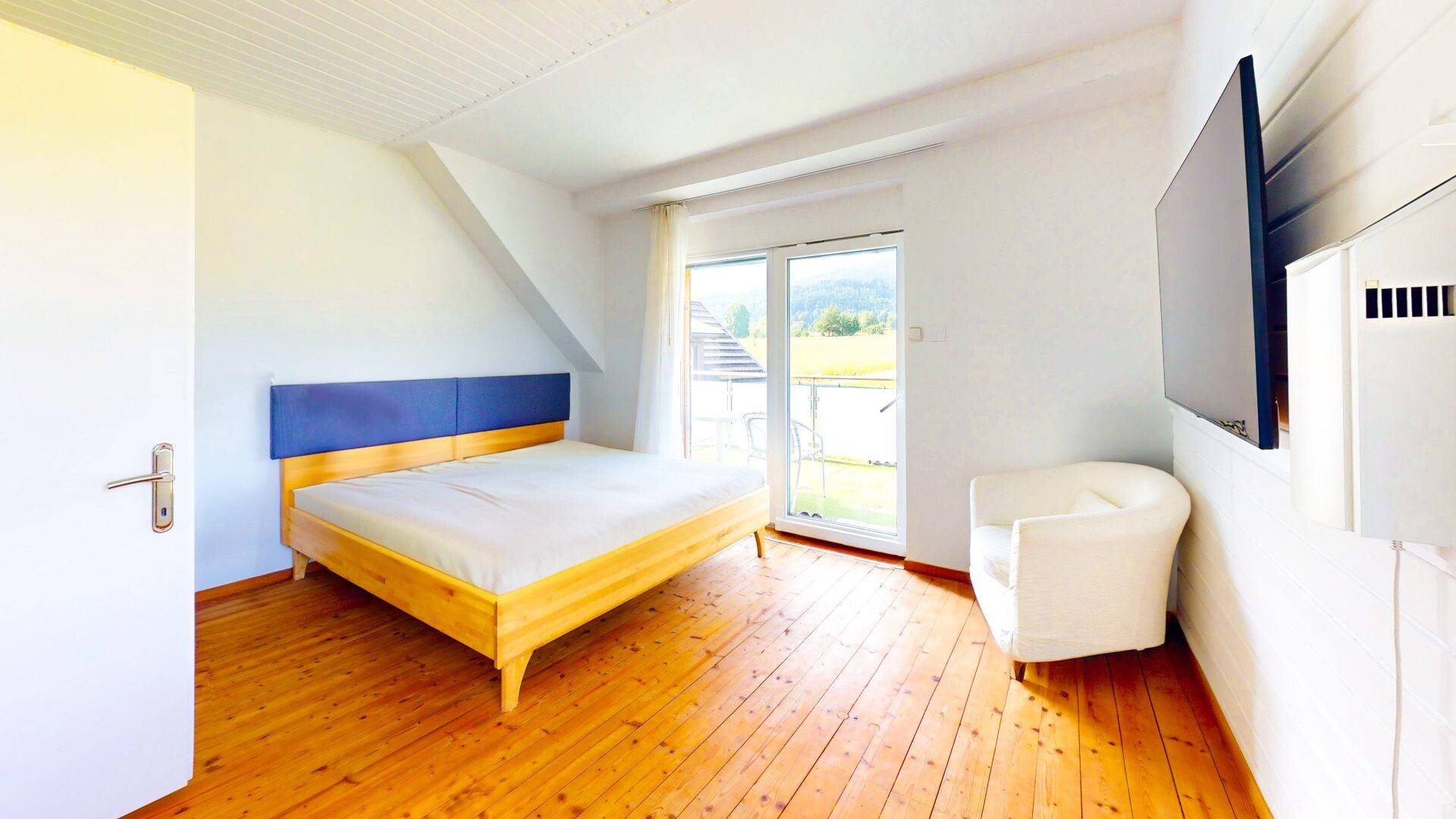 Zimmer 2 OG